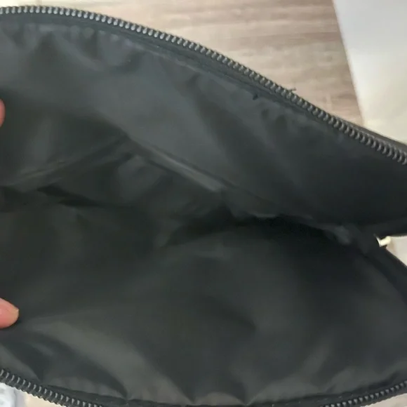 NWT Nautica Black and Tan Crossbody Bag - Picture 6 of 6